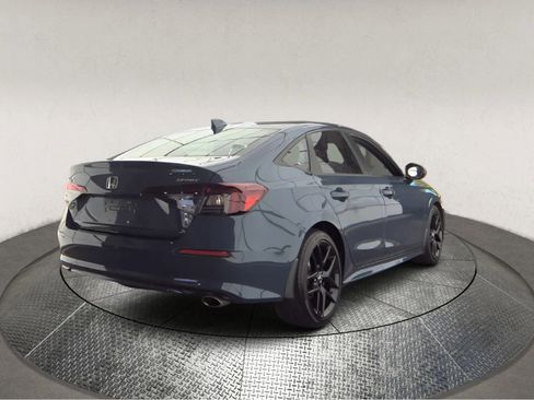 Used 2025 Honda Civic Sport image 2