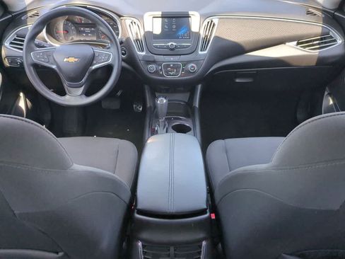 Used 2017 Chevrolet Malibu LT FWD image 14