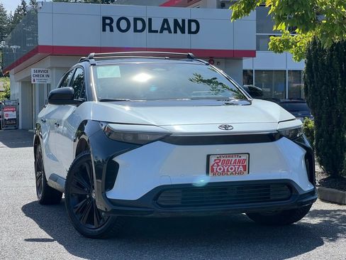 Certified 2025 Toyota bZ4X AWD image 1