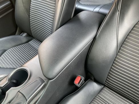 Used 2021 Toyota Camry SE FWD image 18