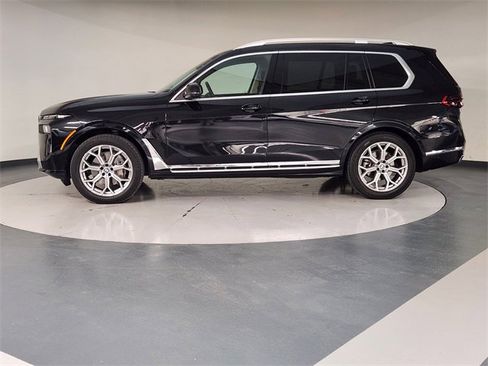 Used 2025 BMW X7 xDrive40i image 5
