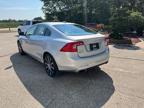 Used 2017 Volvo S60 T5 Inscription Platinum w/ Climate Package AWD/4WD image 4