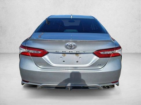 Used 2020 Toyota Camry SE image 6
