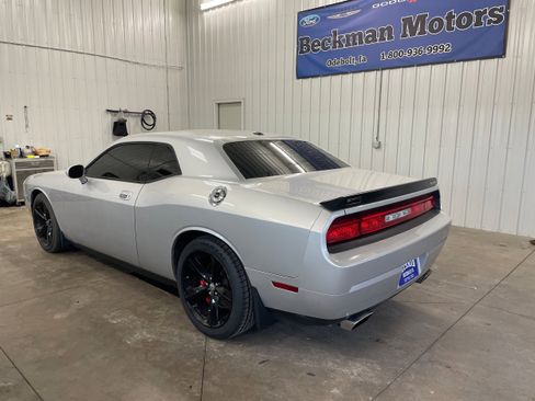 Used 2010 Dodge Challenger SRT8 w/ SRT Option Group II RWD image 3