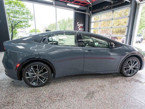 New 2026 Toyota Prius XLE image 4