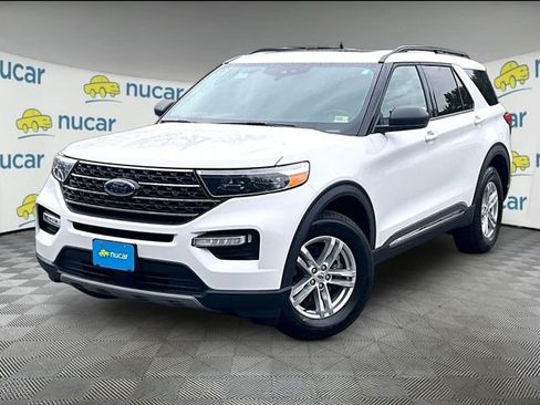 Used 2021 Ford Explorer XLT w/ Equipment Group 202A AWD/4WD image 12