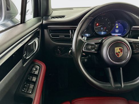 Used 2024 Porsche Macan Premium Plus AWD image 10