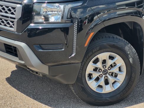 Certified 2024 Nissan Frontier SV w/ Technology Package AWD/4WD image 6