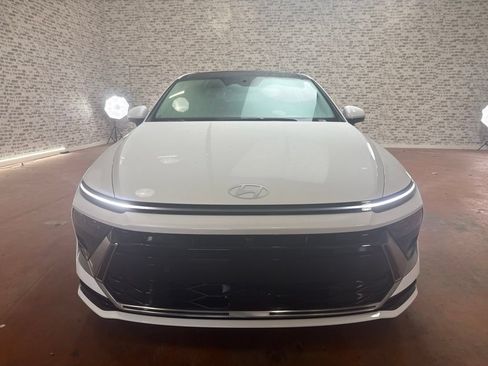 New 2026 Hyundai Sonata Limited FWD image 2