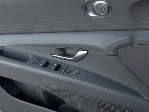 Certified 2025 Hyundai Elantra SE w/ Cargo Package image 21