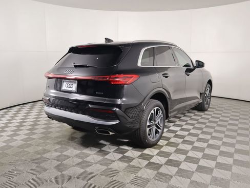 Used 2025 Audi Q5 Premium w/ Convenience Package AWD/4WD image 6