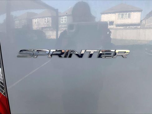 Used 2021 Mercedes-Benz Sprinter 2500 image 30