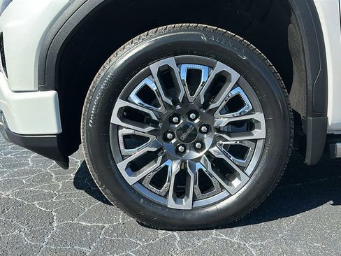 Certified 2024 GMC Sierra 1500 Denali Ultimate image 14