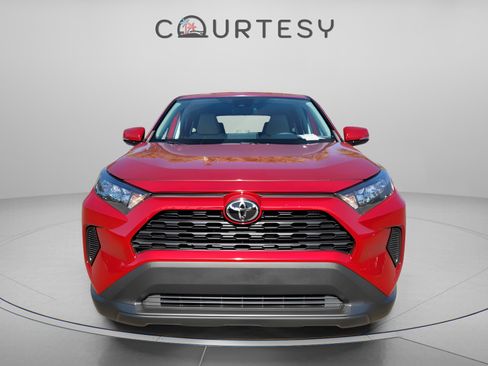 Certified 2022 Toyota RAV4 LE image 8