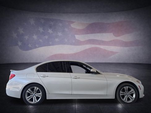 Used 2017 BMW 330i Sedan w/ Driver Assistance Package RWD image 6