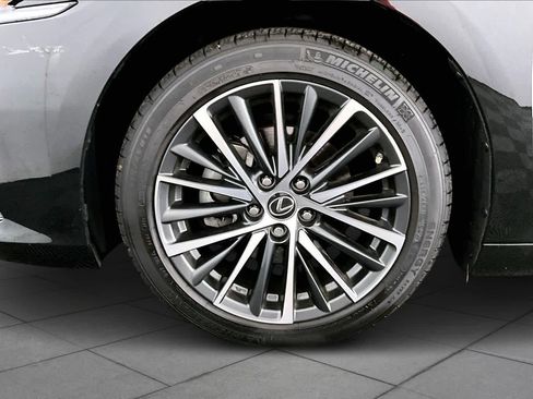 Used 2023 Lexus ES 350 w/ Premium Package image 10