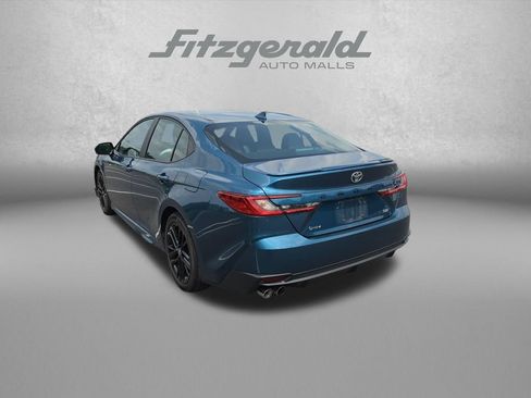 Used 2025 Toyota Camry SE FWD image 6