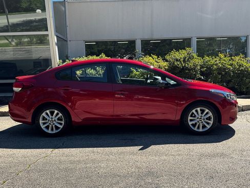 Used 2017 Kia Forte S FWD image 3