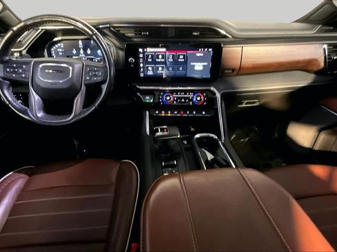 Used 2024 GMC Sierra 1500 Denali Ultimate AWD/4WD image 16