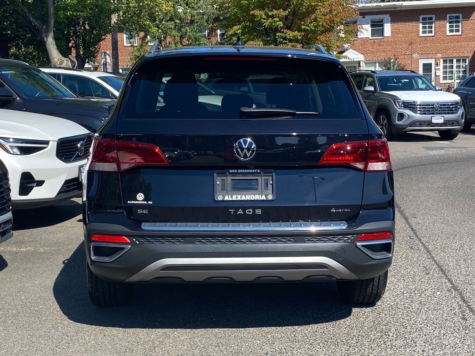 Used 2023 Volkswagen Taos SE AWD/4WD image 4