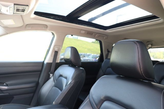 Used 2023 Nissan Pathfinder SL w/ SL Premium Package AWD/4WD image 28