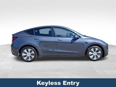 Used 2023 Tesla Model Y Long Range AWD/4WD image 9
