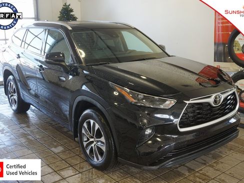 Used 2022 Toyota Highlander XLE image 1