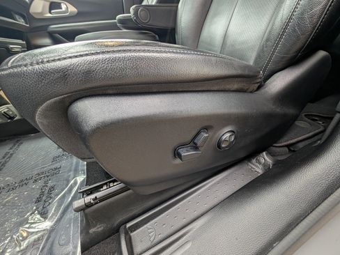 Used 2020 Chrysler Pacifica Touring-L w/ Advanced Safetytec Group image 15