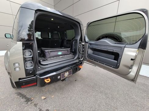 Used 2024 Land Rover Defender 130 X image 8
