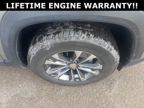 Used 2025 Chevrolet Equinox LT w/ Safety and Technology Package image 26