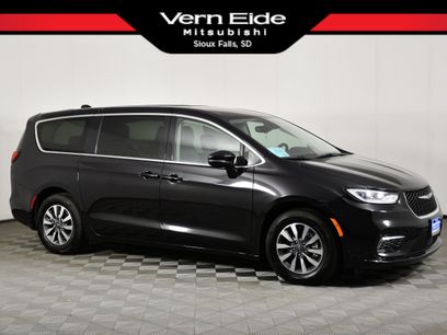 Used 2024 Chrysler Pacifica Limited