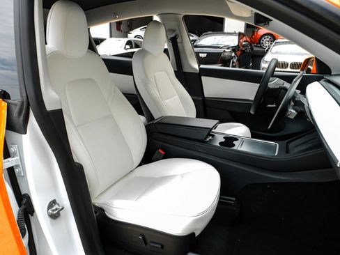 Used 2022 Tesla Model Y Performance AWD/4WD image 31