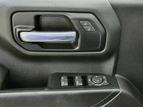 Used 2020 Chevrolet Silverado 1500 Custom Trail Boss w/ Custom Convenience Package AWD/4WD image 19
