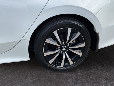 Used 2022 Honda Civic EX image 9