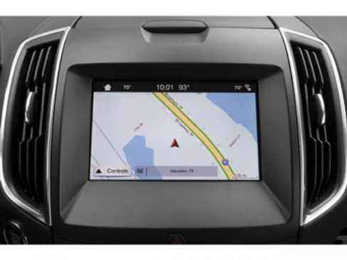 Used 2020 Ford Edge SEL image 16