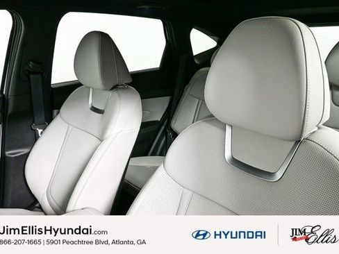 Certified 2025 Hyundai Tucson Limited image 6