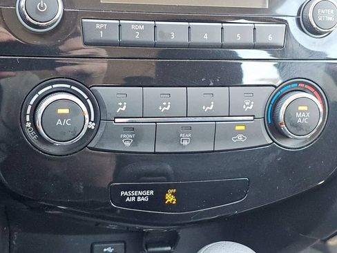 Used 2016 Nissan Rogue S FWD image 13