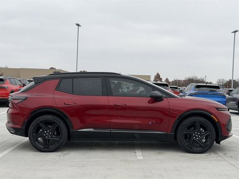 New 2026 Chevrolet Equinox EV RS image 3