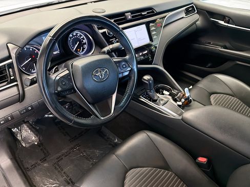 Used 2018 Toyota Camry SE image 7