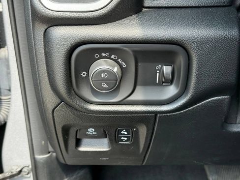 Used 2021 RAM 1500 Big Horn AWD/4WD image 18