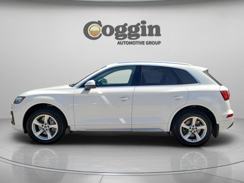 Used 2021 Audi Q5 Premium w/ Convenience Package AWD/4WD image 3