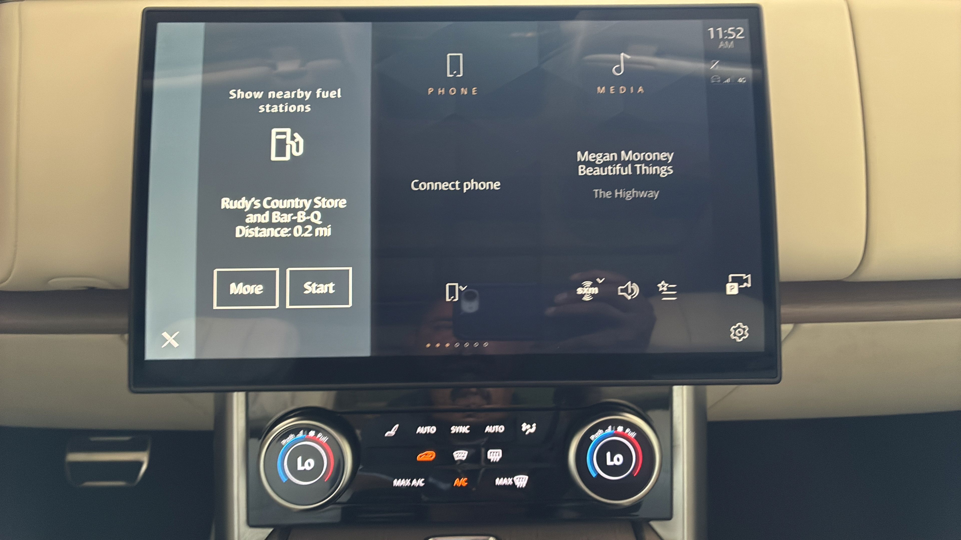 Used 2023 Land Rover Range Rover SE AWD/4WD image 14