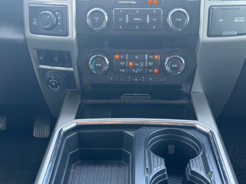 Used 2020 Ford F250 Lariat w/ Lariat Value Package AWD/4WD image 19
