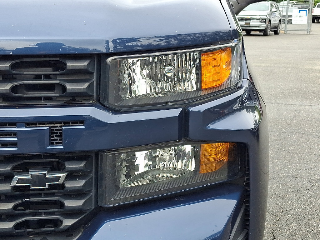 Certified 2022 Chevrolet Silverado 1500 Custom w/ LPO, Dark Essentials Package AWD/4WD image 9