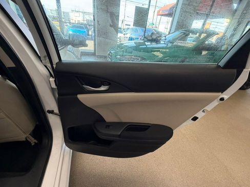 Used 2020 Honda Civic EX image 25