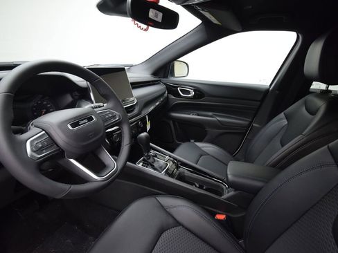New 2026 Jeep Compass Latitude image 32