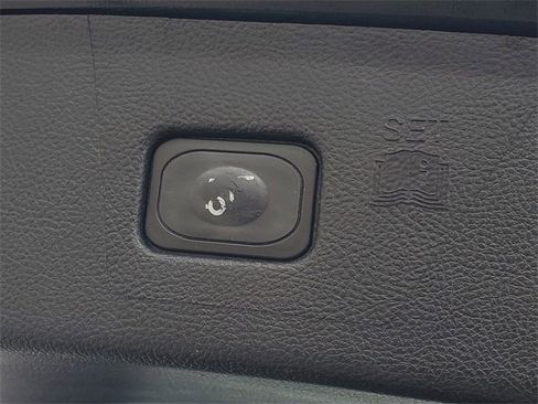 Used 2015 Ford Edge SEL w/ Equipment Group 201A image 35