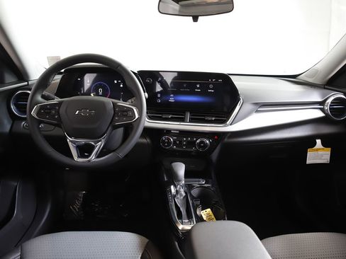 New 2026 Chevrolet Trax LT w/ Sunroof Package FWD image 13