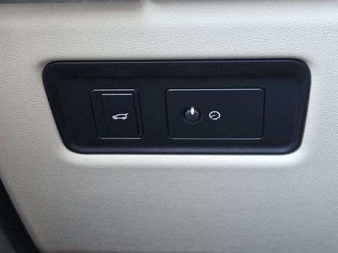 Used 2021 Land Rover Range Rover P525 Westminster Edition LWB image 24