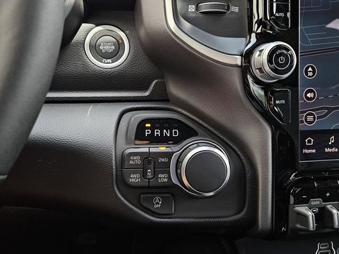 New 2026 RAM 1500 4x4 Crew Cab image 19